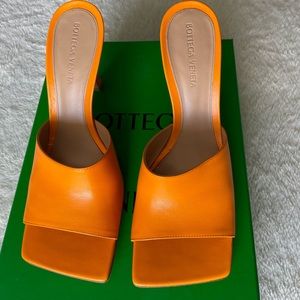 Bottega Veneta Stretch Sandals. Color Tangerine